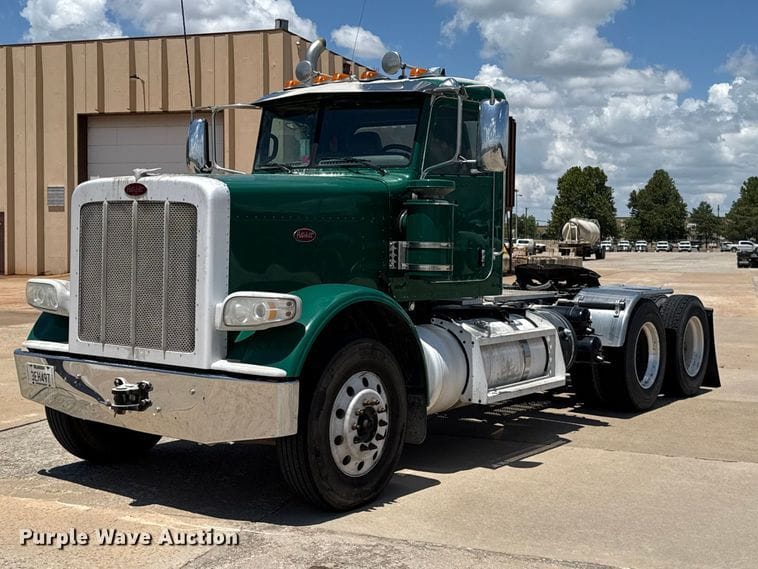 2016 Peterbilt 389 Equipment Image0