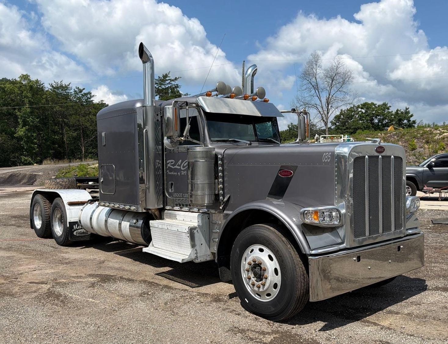 2016 Peterbilt 389 Equipment Image0