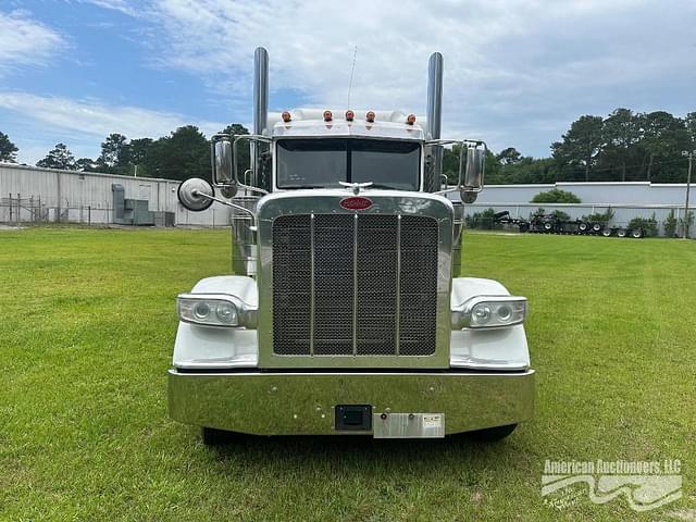 Image of Peterbilt 389 equipment image 2