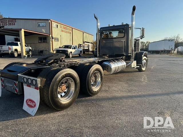Image of Peterbilt 389 equipment image 3