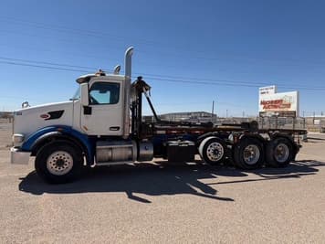 Main image Peterbilt 567