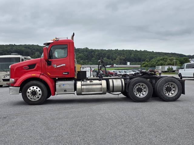Image of Peterbilt 567 equipment image 3