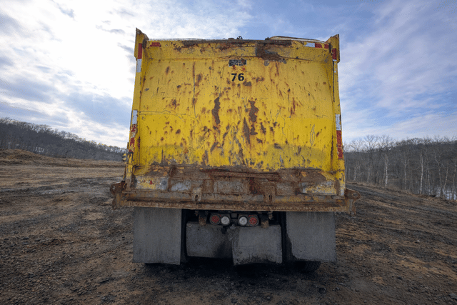 Image of Peterbilt 567 equipment image 4