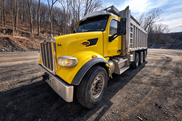 Main image Peterbilt 567