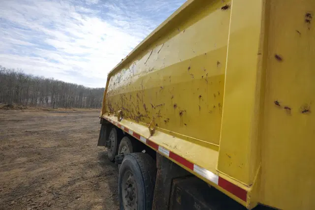 Image of Peterbilt 567 equipment image 4