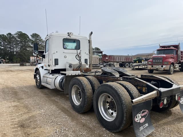 Image of Peterbilt 567 equipment image 2