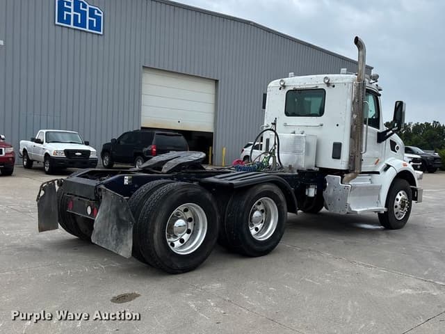 Image of Peterbilt 567 equipment image 4