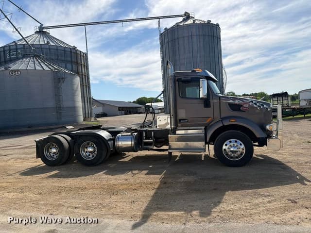 Image of Peterbilt 567 equipment image 3