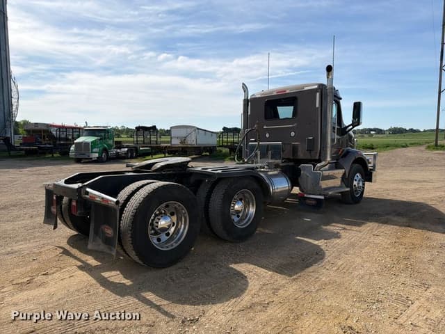 Image of Peterbilt 567 equipment image 4