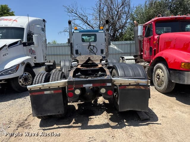 Image of Peterbilt 567 equipment image 4