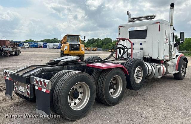 Image of Peterbilt 567 equipment image 4