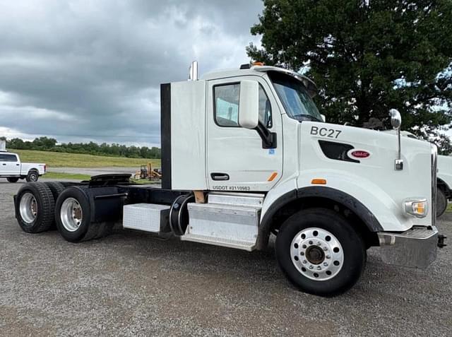 Image of Peterbilt 567 equipment image 1