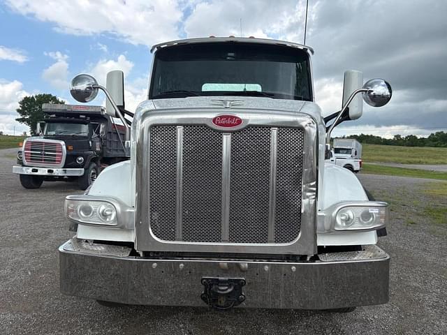 Image of Peterbilt 567 equipment image 4
