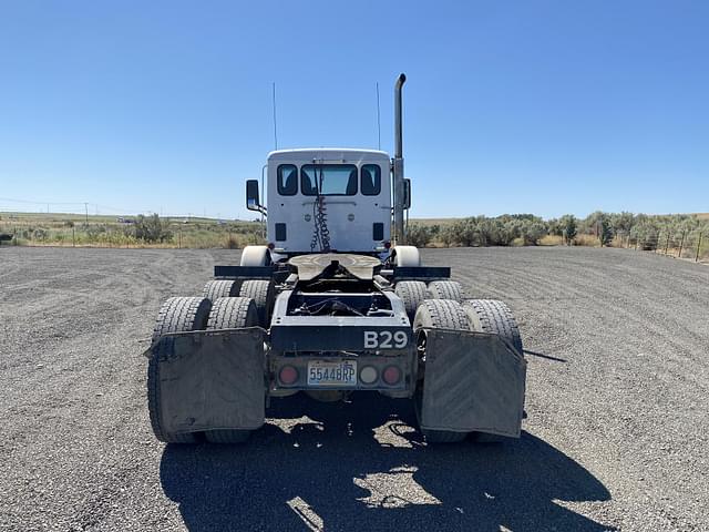 Image of Peterbilt 567 equipment image 3