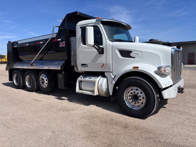 Image of Peterbilt 567 equipment image 1