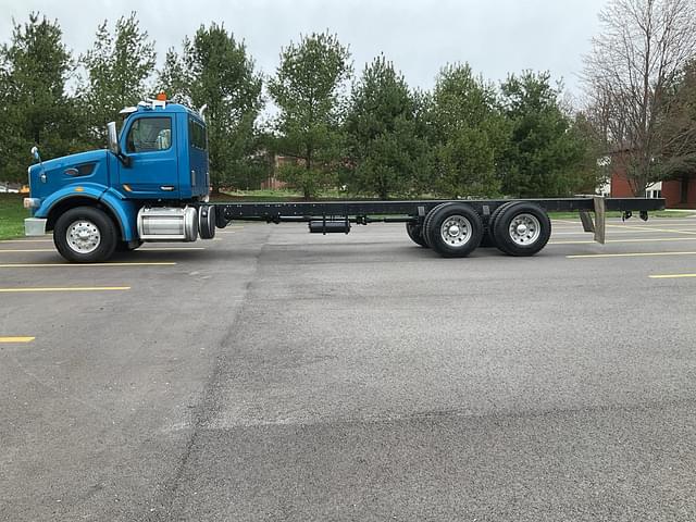 Image of Peterbilt 567 equipment image 1