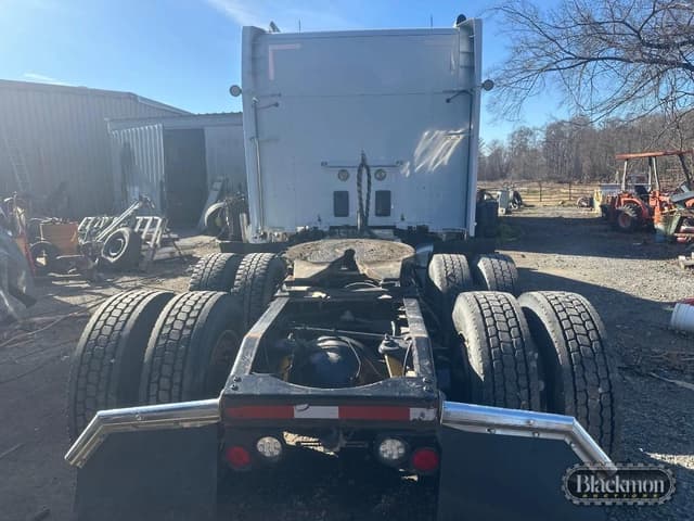 Image of Peterbilt 567 equipment image 2