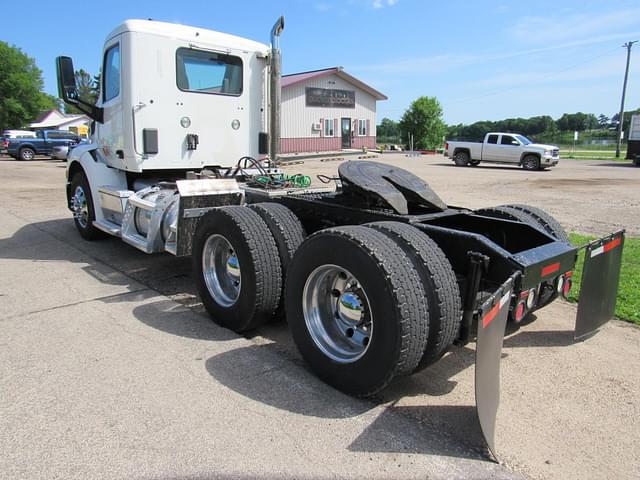 Image of Peterbilt 579 equipment image 2