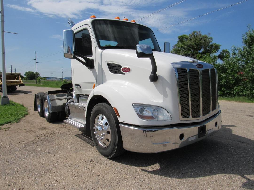 Image of Peterbilt 579 Primary image