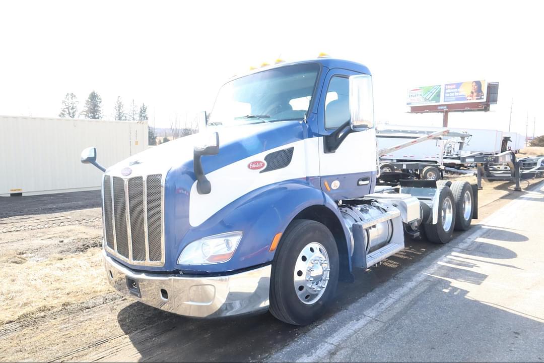 Image of Peterbilt 579 Primary Image