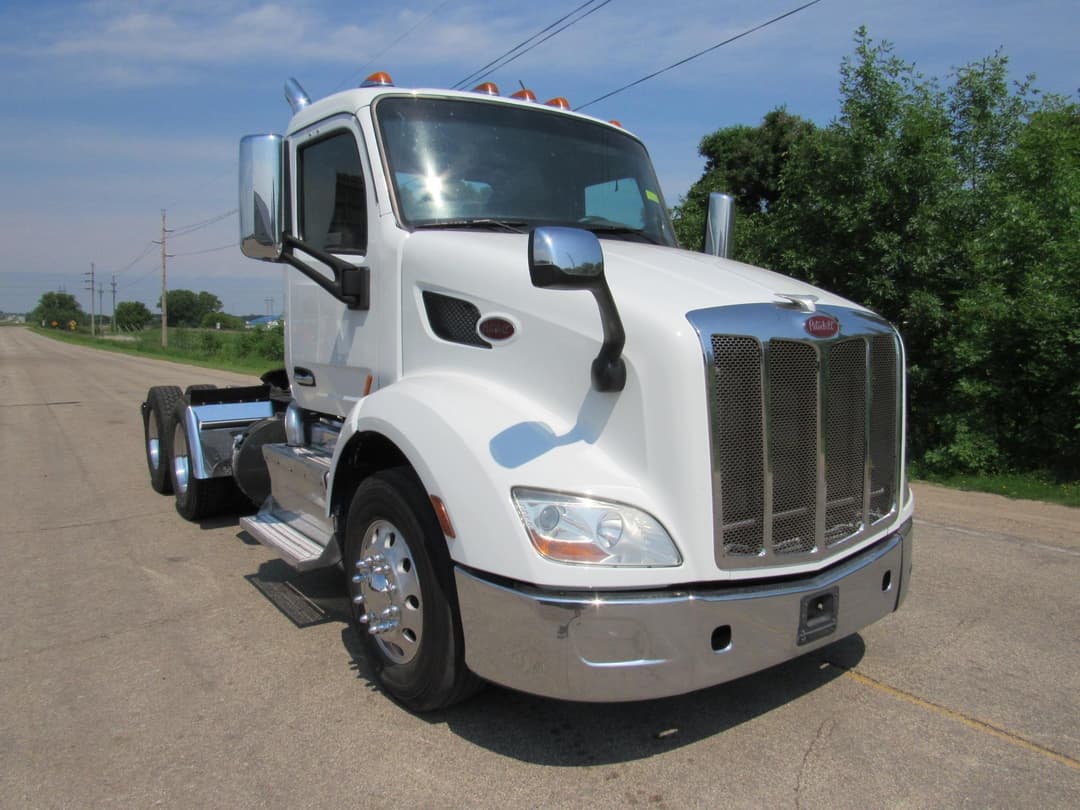 Image of Peterbilt 579 Primary image