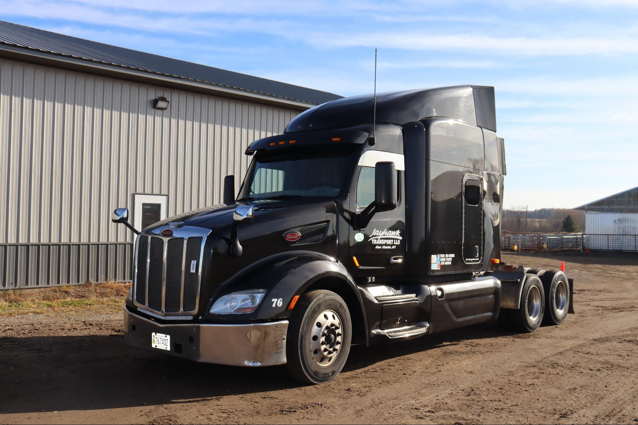 2016 Peterbilt 579 Equipment Image0