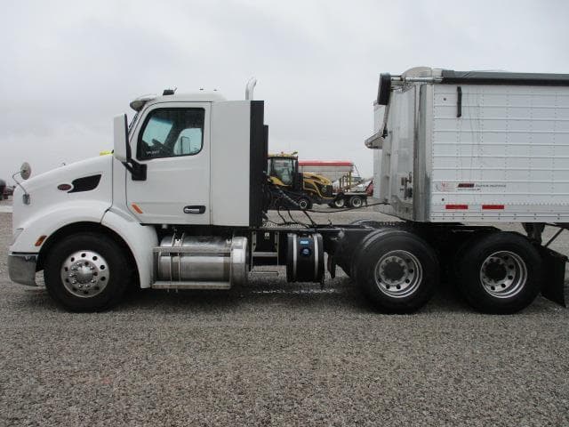Image of Peterbilt 579 equipment image 2