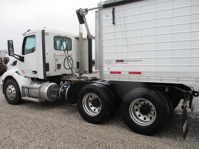 Image of Peterbilt 579 equipment image 4