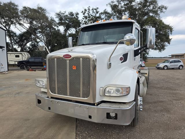 Image of Peterbilt 579 equipment image 1