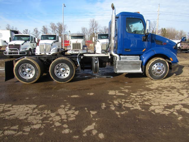 Image of Peterbilt 579 equipment image 4
