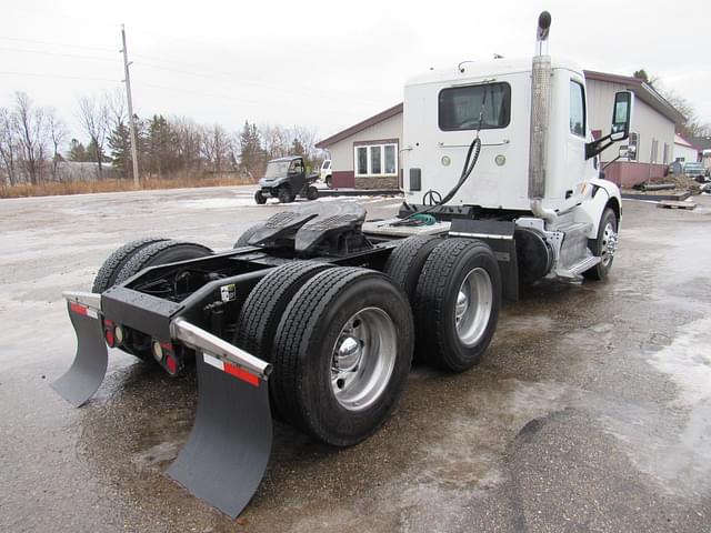 Image of Peterbilt 579 equipment image 2