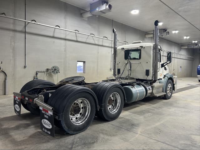 Image of Peterbilt 579 equipment image 4
