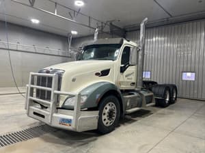 2016 Peterbilt 579 Image