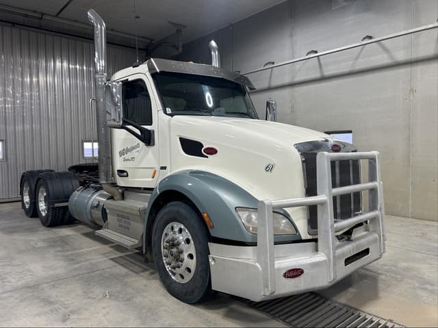 Image of Peterbilt 579 equipment image 2