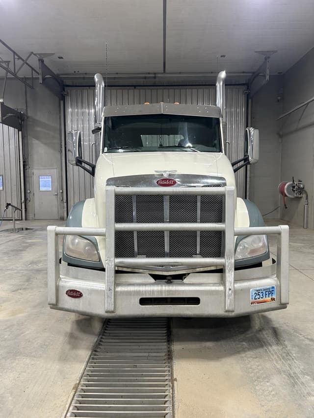 Image of Peterbilt 579 equipment image 1