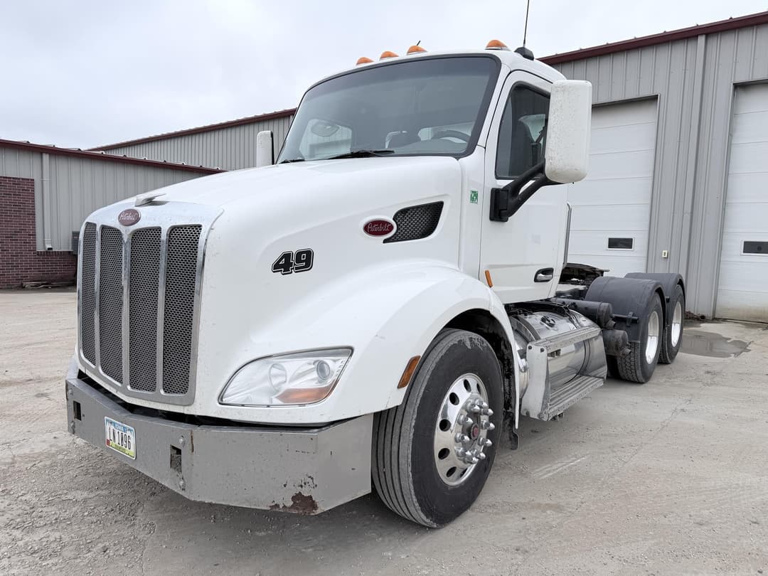 Image of Peterbilt 579 Primary image
