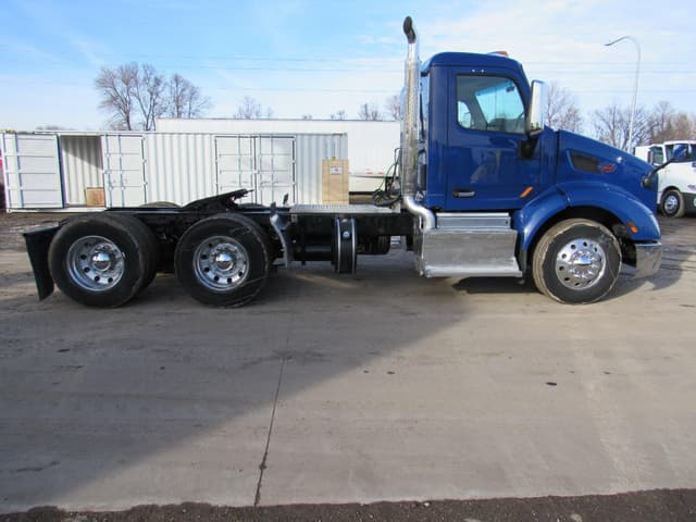 Image of Peterbilt 579 equipment image 4