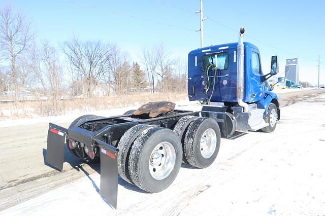 Image of Peterbilt 579 equipment image 2