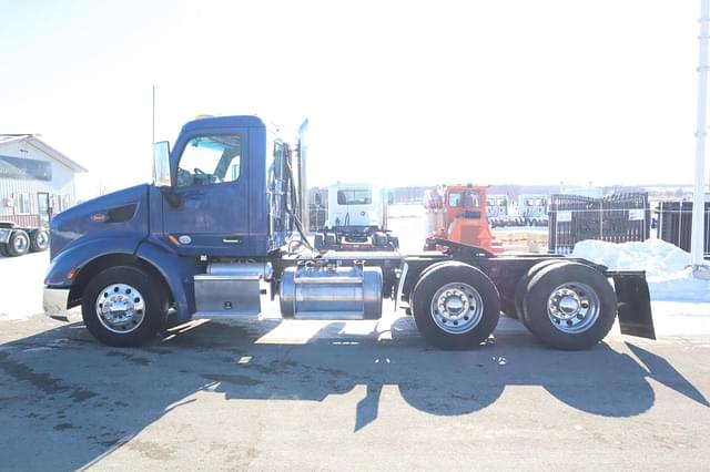 Image of Peterbilt 579 equipment image 4