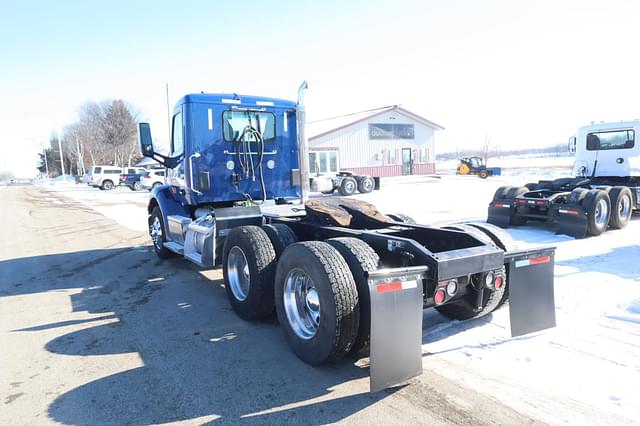 Image of Peterbilt 579 equipment image 3