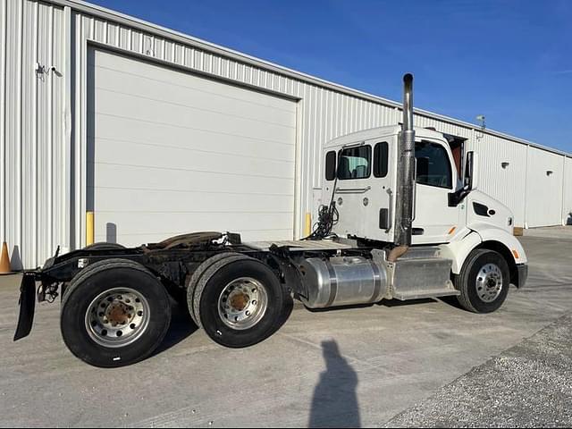 Image of Peterbilt 579 equipment image 2