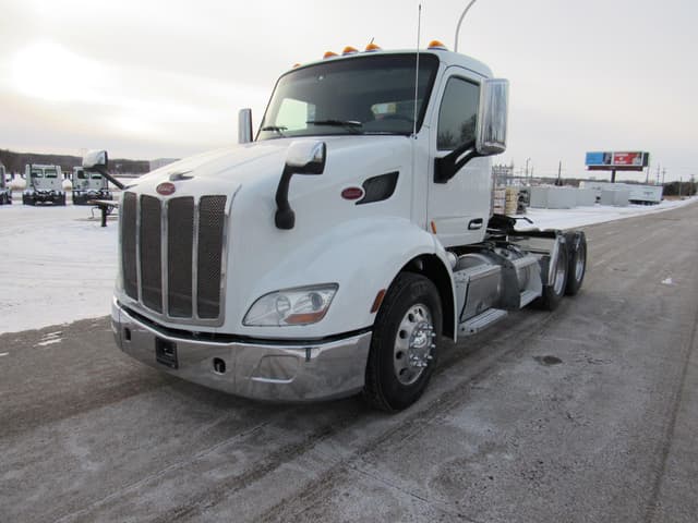 Image of Peterbilt 579 equipment image 1