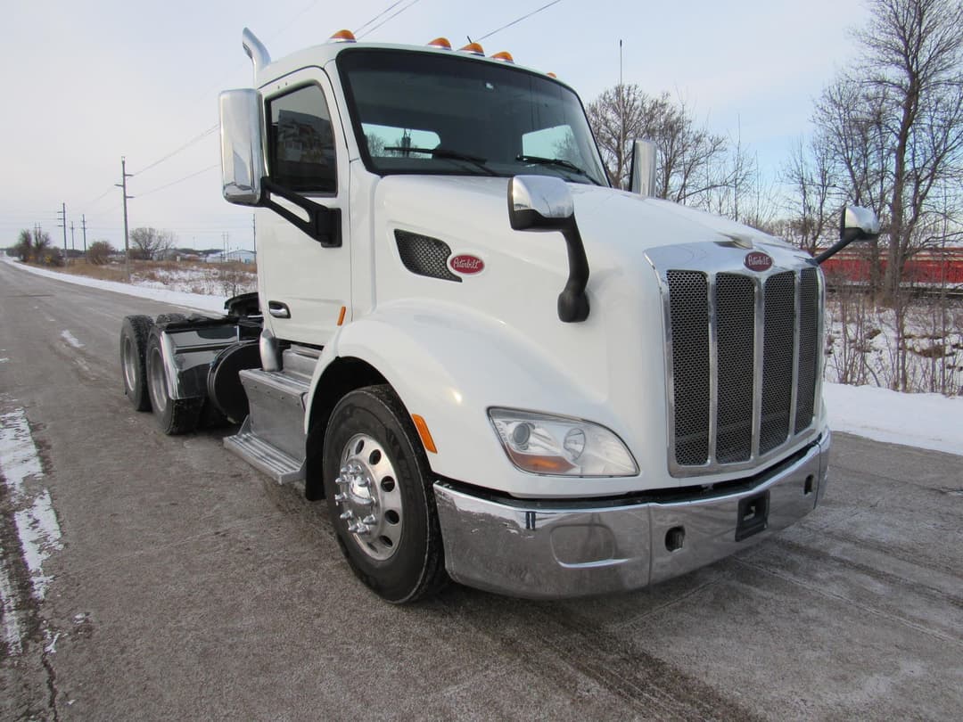 Image of Peterbilt 579 Primary image