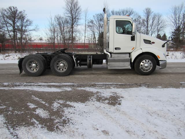 Image of Peterbilt 579 equipment image 4