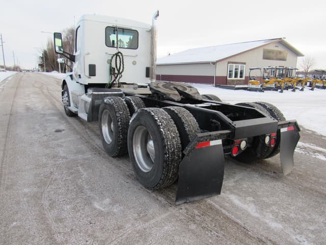 Image of Peterbilt 579 equipment image 2