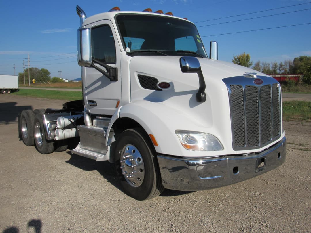 Image of Peterbilt 579 Primary Image