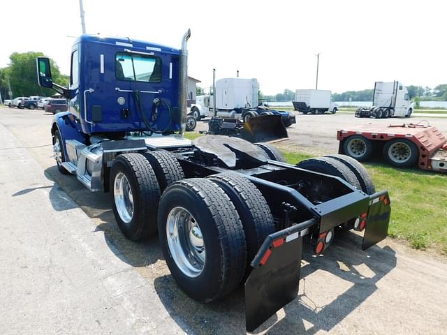 Image of Peterbilt 579 equipment image 3