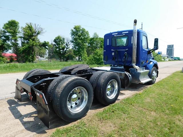 Image of Peterbilt 579 equipment image 2