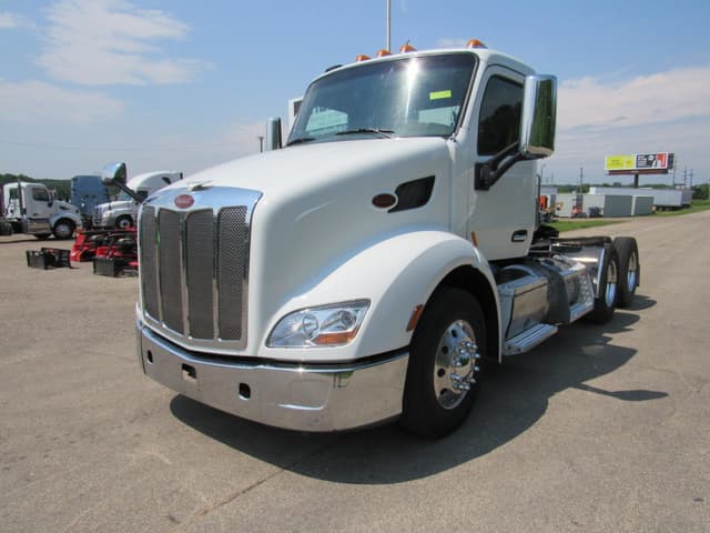 Image of Peterbilt 579 equipment image 1