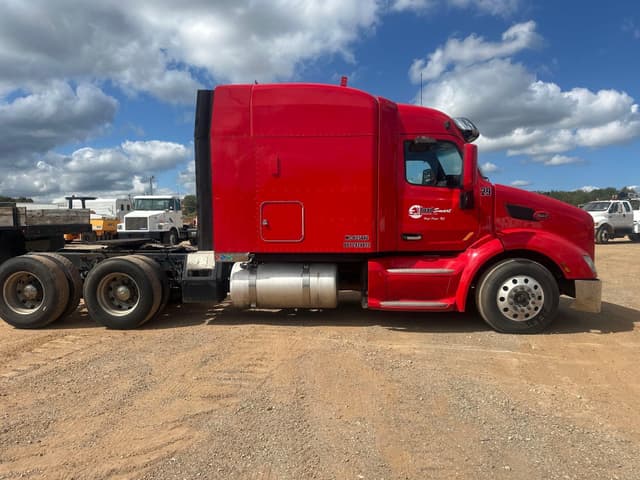 Image of Peterbilt 579 equipment image 2